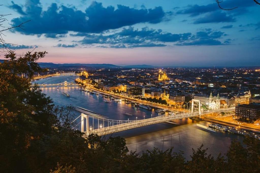 Parisian Soul In The Heart Of Budapeşte Dış mekan fotoğraf
